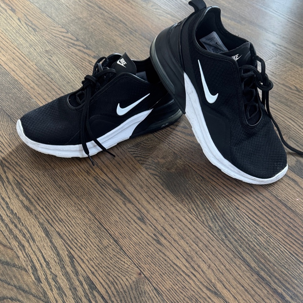 Nike Air women black sneakers